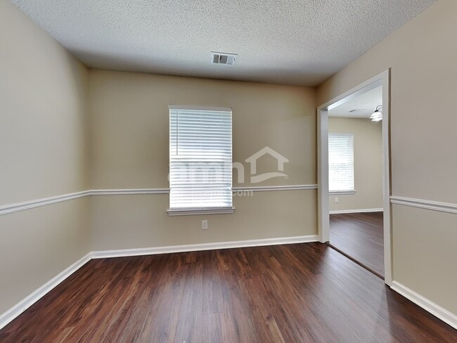 Photo - 223 Longleaf Cir