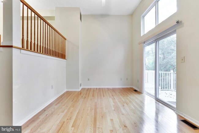 Photo - 140 S Barrow Pl