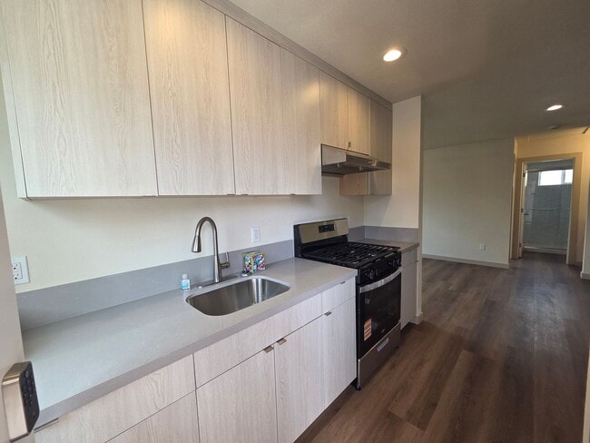 Building Photo - 1805 James Pl Unit A