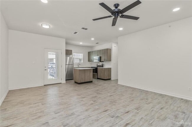 900 E Redbud Ave Unit 15b5