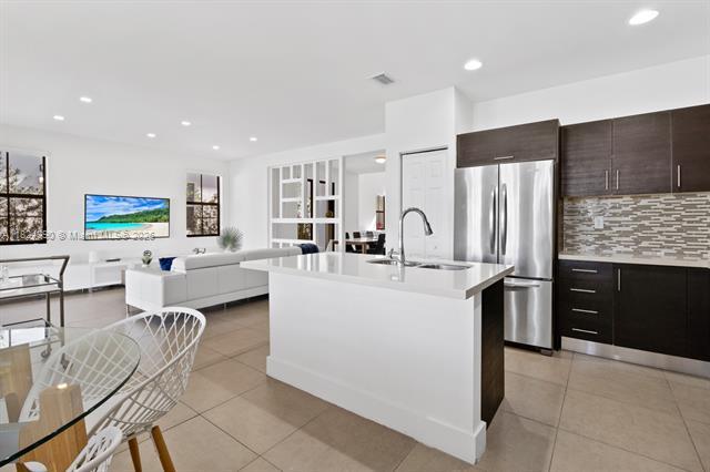 Building Photo - 10545 NW 69th Ter Rental