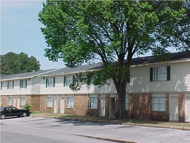 Bent Creek Apartments - Bent Creek Apartments