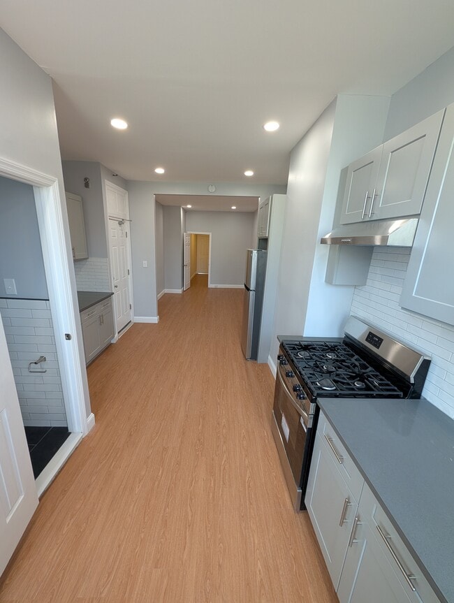 Building Photo - 513 Grandview Ave Unit 2L