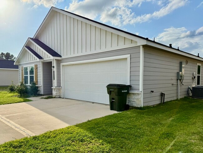 Photo - 302 Del Monte Dr