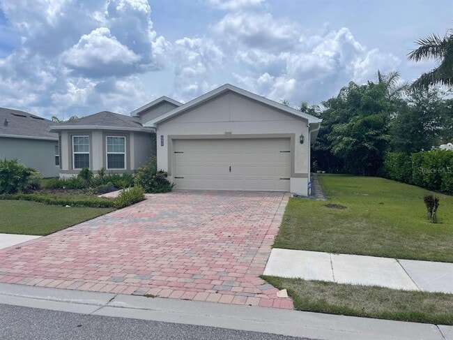 Photo - 690 Hadley Pl E