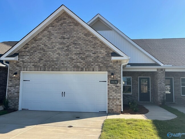 Building Photo - 3131 Lea Ln SE