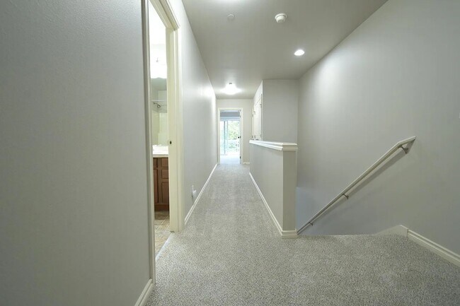 Photo - 321 Hardie Ave NW Unidad B