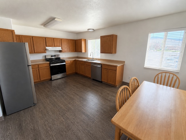3 Bed 2 Bath Unit in Ephraim Utah, Walking distance to snow college campus