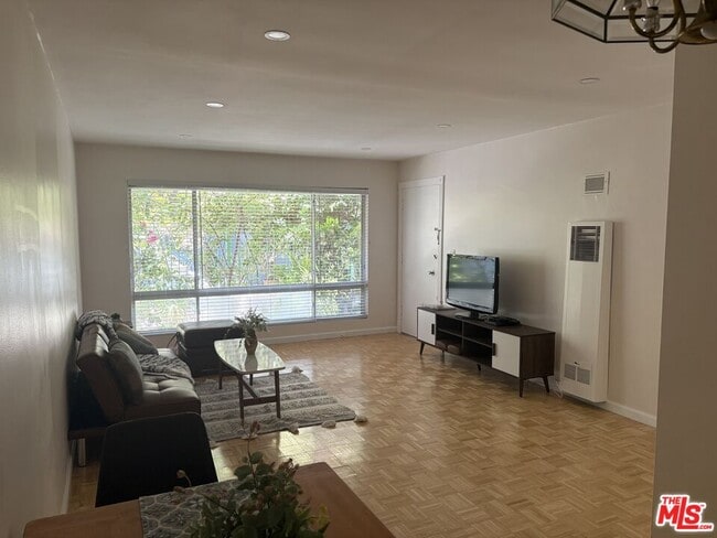 Photo - 828 Lincoln Blvd Unit Apt 1