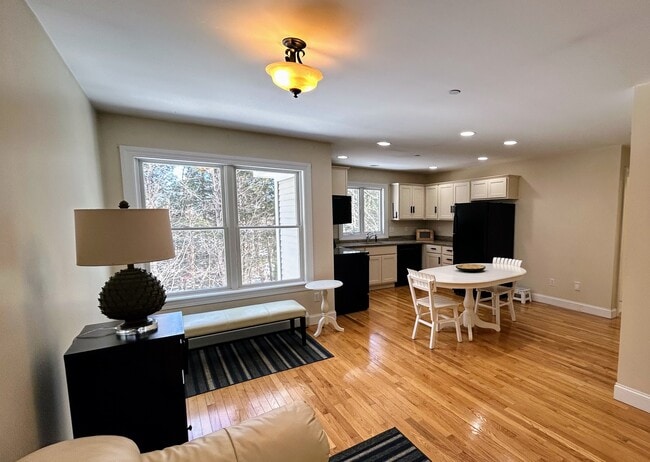 Bright, open living space - 4 Evergreen Dr Unit 4 Evergreen Dr