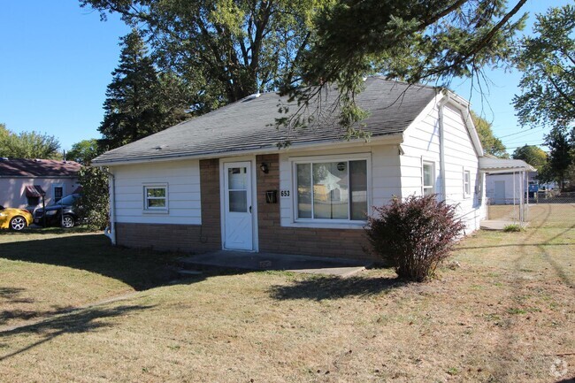 Building Photo - 653 Weston St Rental