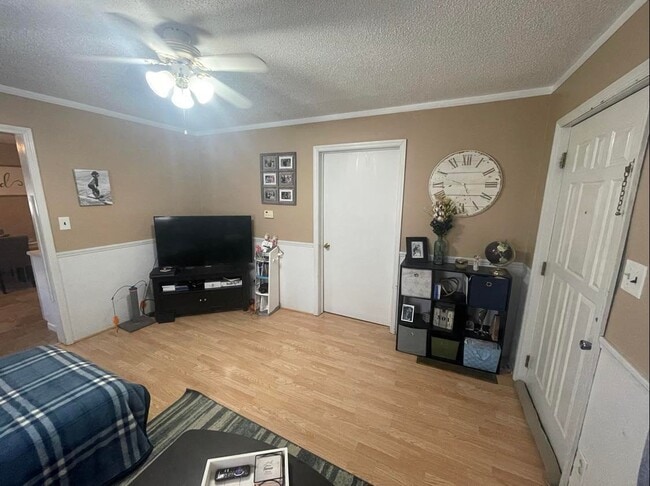 Photo - 813 Tippit St