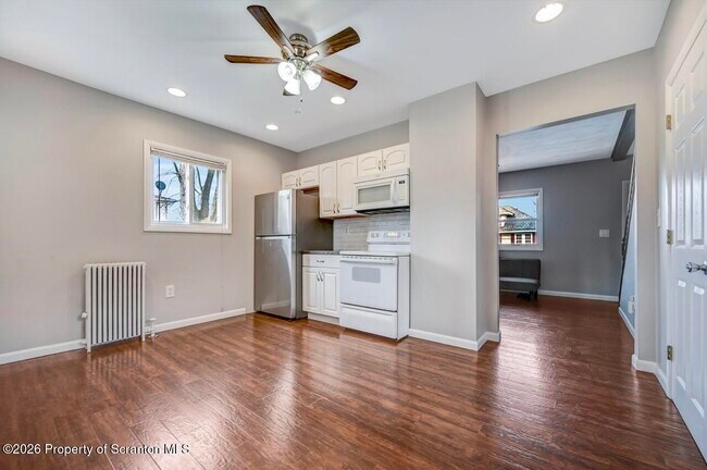 Photo - 2725 Cedar Ave