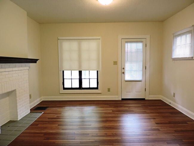 Photo - 113 W North Broadway St Unit 113