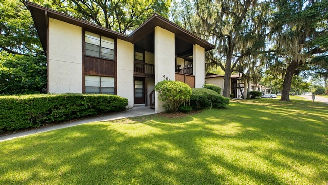Building Photo - Desirable 2 beds/1.5 bath unit in Orange Park