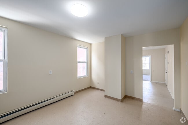 3BR, 1BA - Kitchen