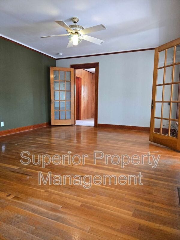 Photo - 611 Seymour Ave