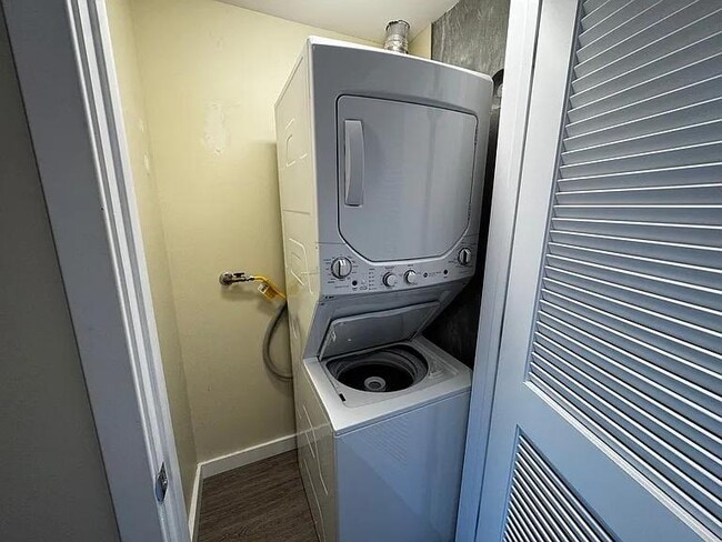 Photo - 1323 W Morse Ave Unit 508