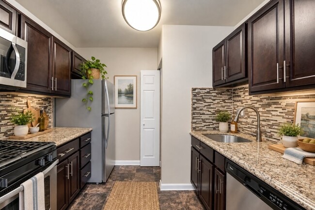 Willow Lake Apartment Homes