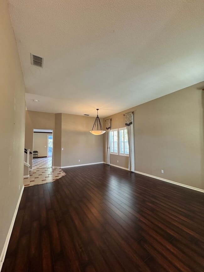 Photo - 1762 River Oaks Cir