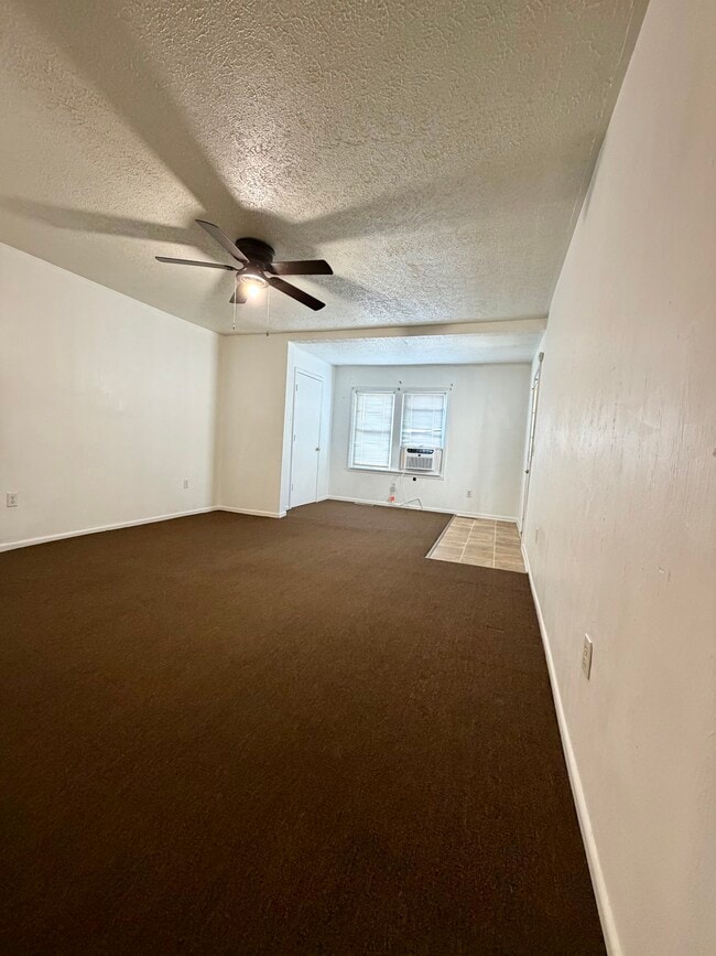 Photo - 520 Knowles Ln