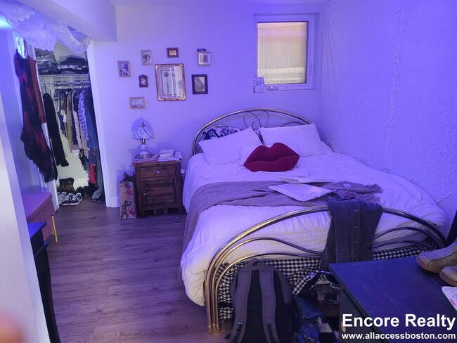 Photo - 69 Chiswick Rd Unidad 8