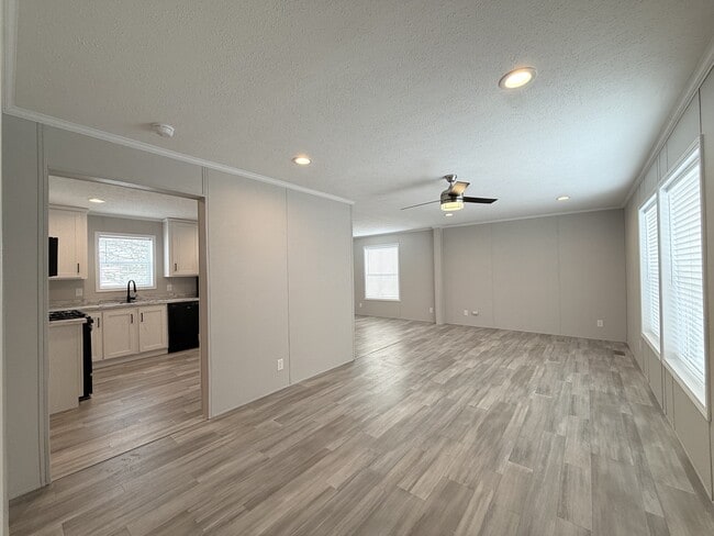 Photo - 29805 Jamestown Dr