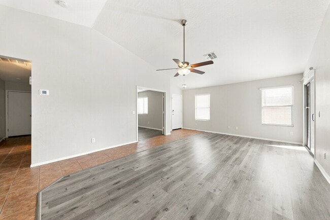 12501 W Mandalay Ln