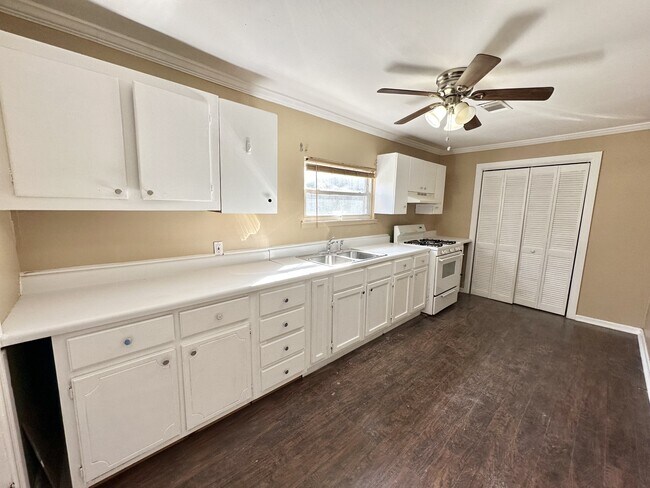 Photo - 5624 Cairo Ave