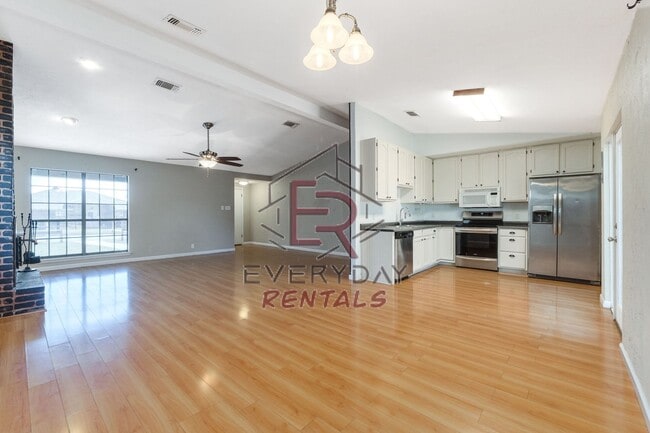 Photo - Charming 3 bedroom 2 bath in Temple