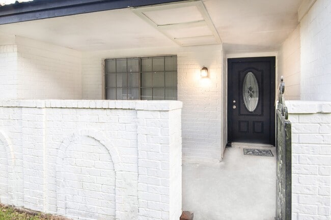 Photo - 1702 Athens Dr