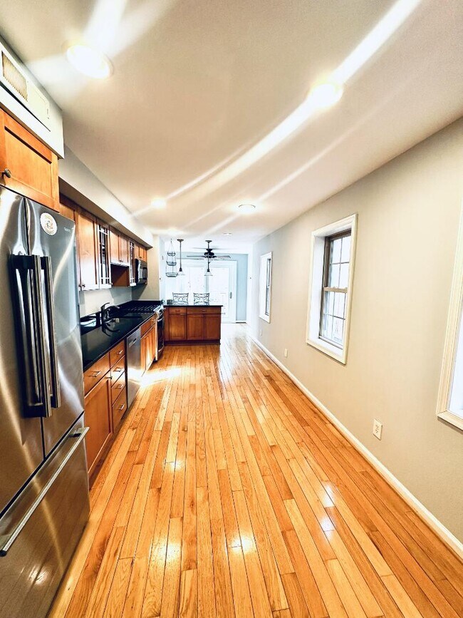 Photo - 2517 Foster Ave