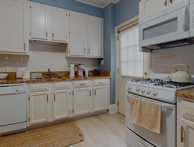 Building Photo - 5107 Roland Ave Unit 1R Rental