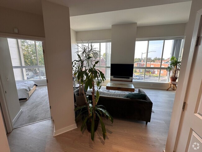 Building Photo - Lovely 1 BR/1 BA Loft-Style Apartment in 1...