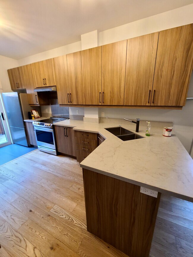 Building Photo - 2-Bed 1-Bath - Fresh & Modern Ground Floor ApT Unit A