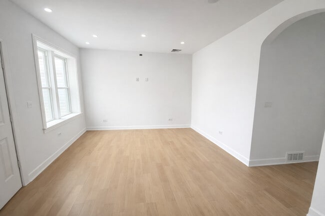 Photo - 3340 W Evergreen Ave Unit 2R