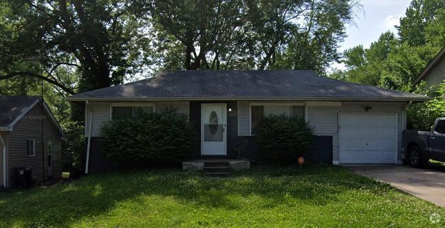 Building Photo - "3-Bedroom Home in Saint Louis with 922 Sq...