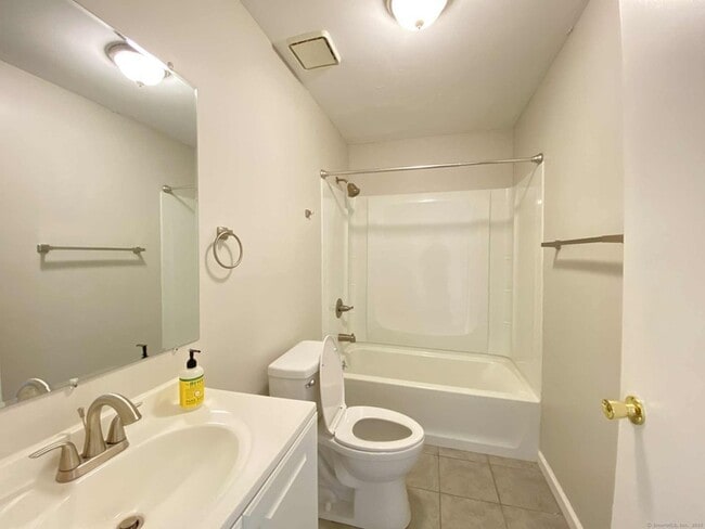 Photo - 99 Aspetuck Vlg