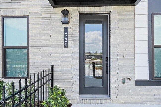 Photo - 1928 Prudential Dr