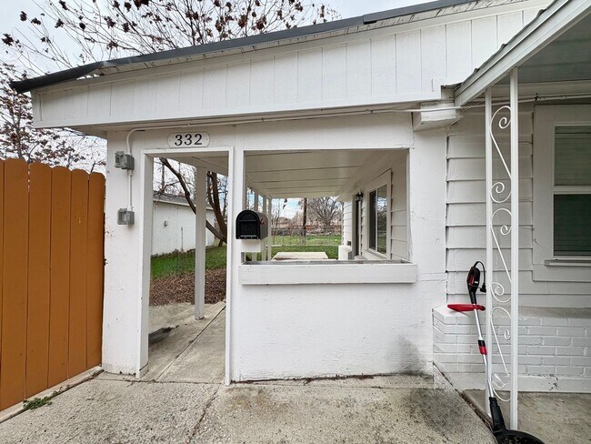 Photo - 330-332 S 1080 E