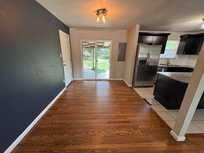 Photo - 1529 Sawyer Way