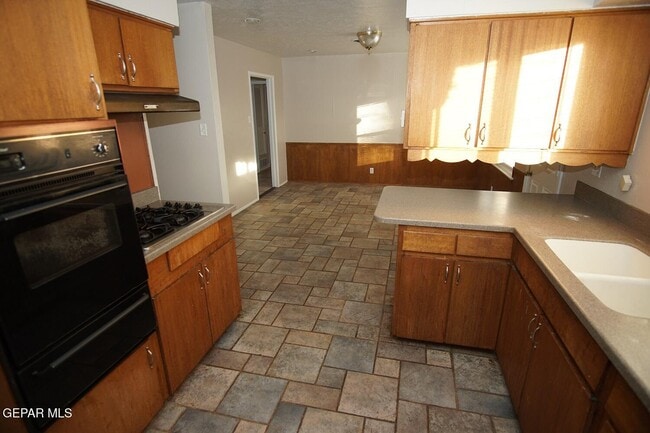 Photo - 5524 Yarmouth Ln