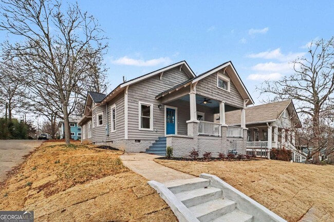 Building Photo - 202 Lansdowne Ave