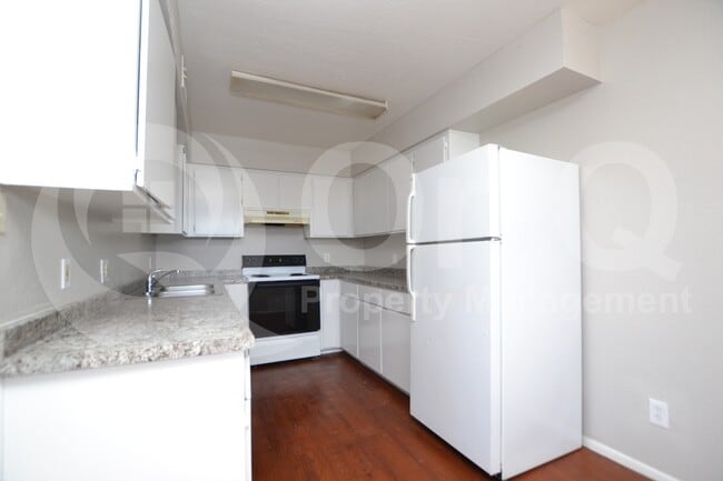 Photo - 1934 W Village Dr