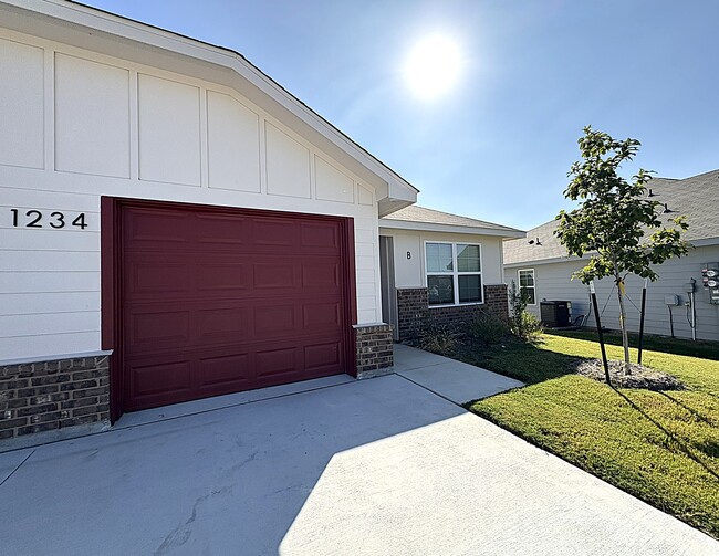 Photo - 1234 Lexington Dr