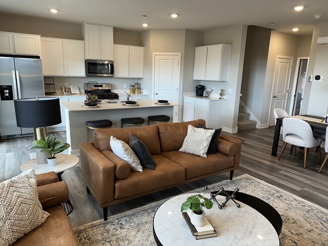 Photo - 17082 Dysart Pl