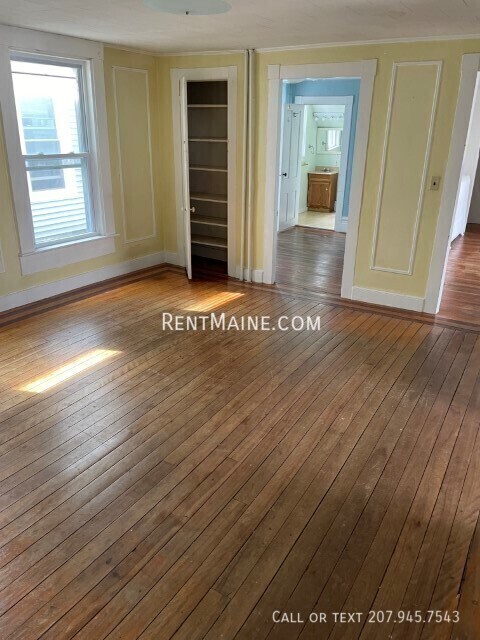 200 Center St Unit 5