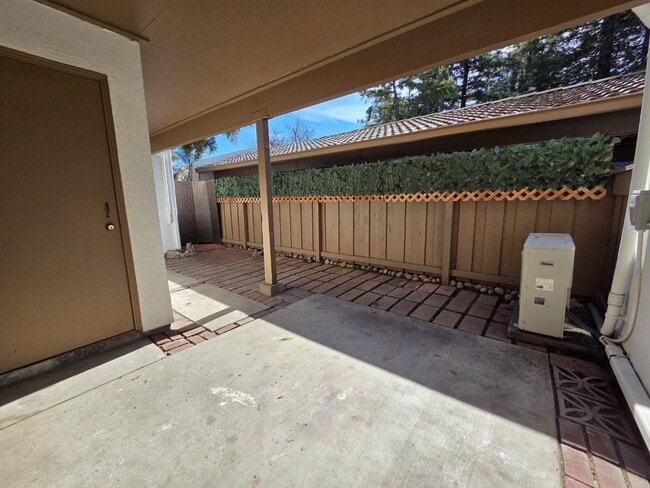 Photo - 2201 Monroe St