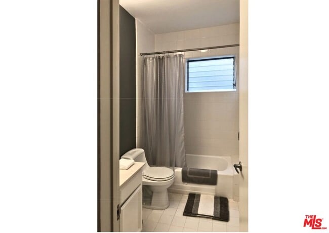 Photo - 1145 Larrabee St Unit 3
