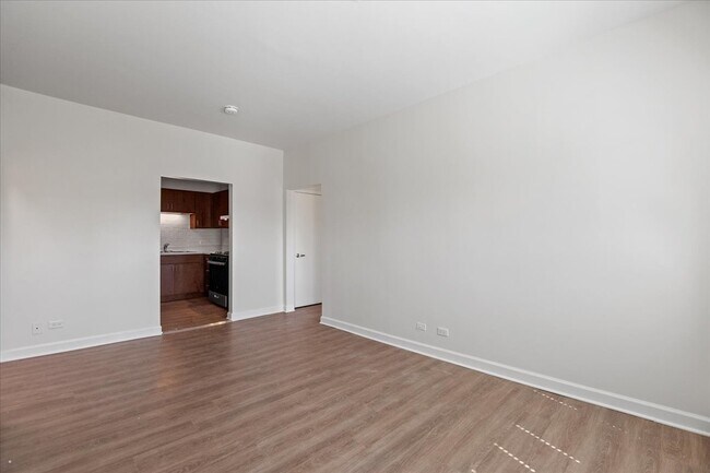 Photo - 900 W Windsor Ave